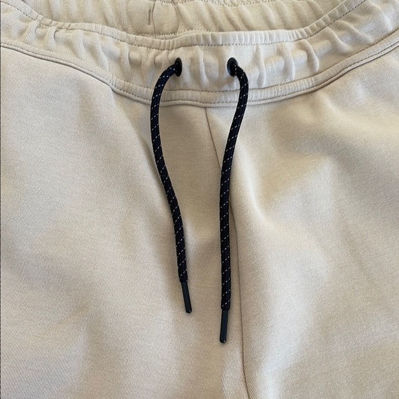 Nike Tan Athletic Shorts with Elastic Waistband - Picture 4 of 8